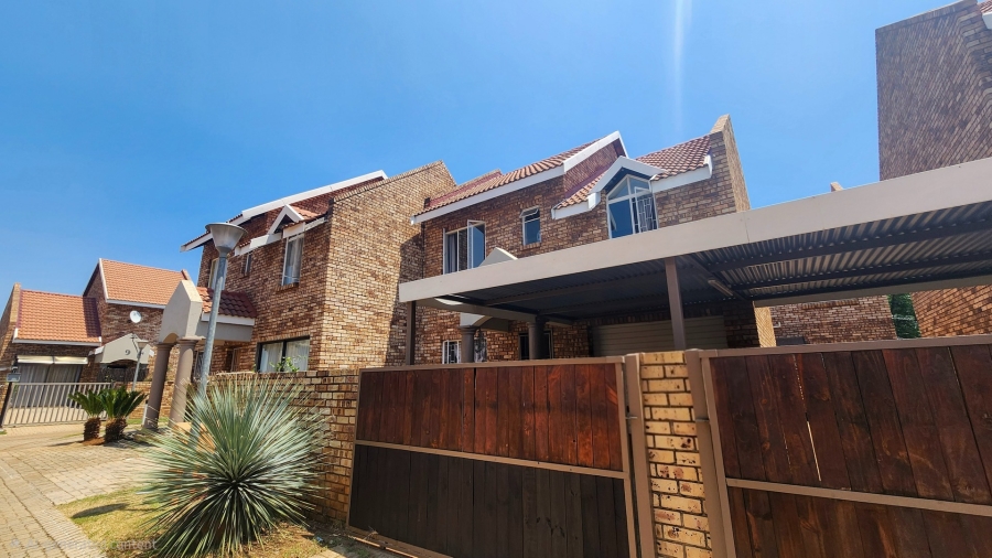 To Let 3 Bedroom Property for Rent in Baillie Park North West